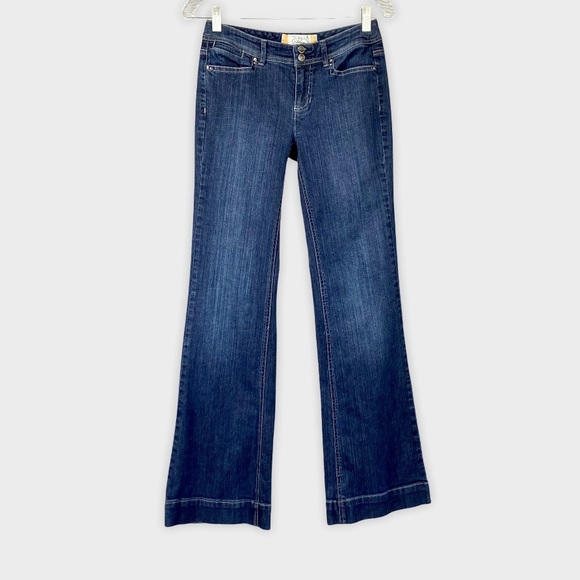 White House Black Market WHBM Womens Flared Leg Jeans Embroidered Pocket size 2 - Picture 1 of 9